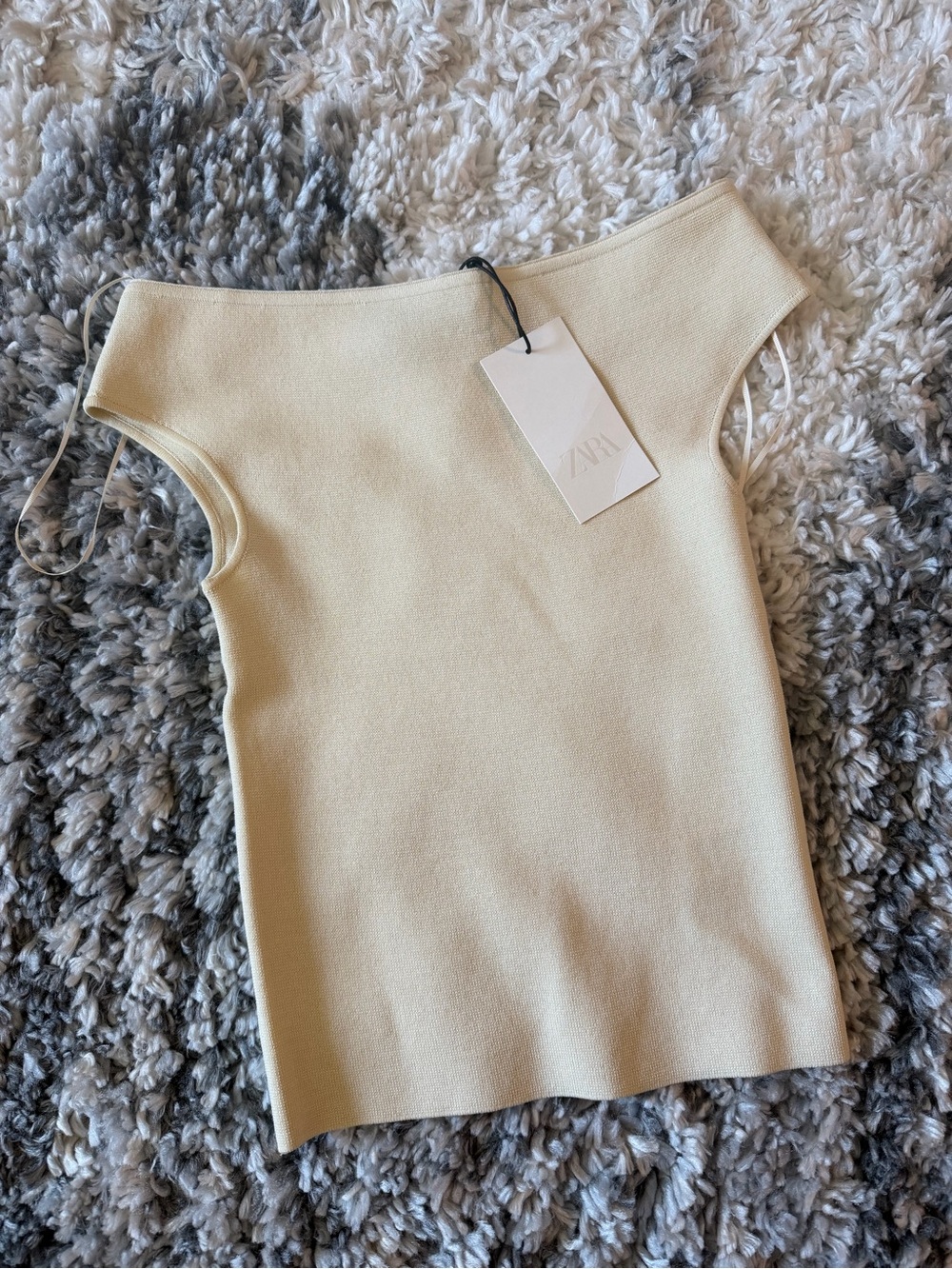 NWT ZARA Butter Yellow Off the Shoulder Top | S